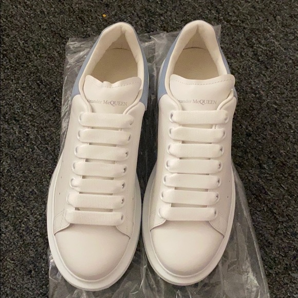 Alexander McQueen Sneakers - Picture 2 of 6